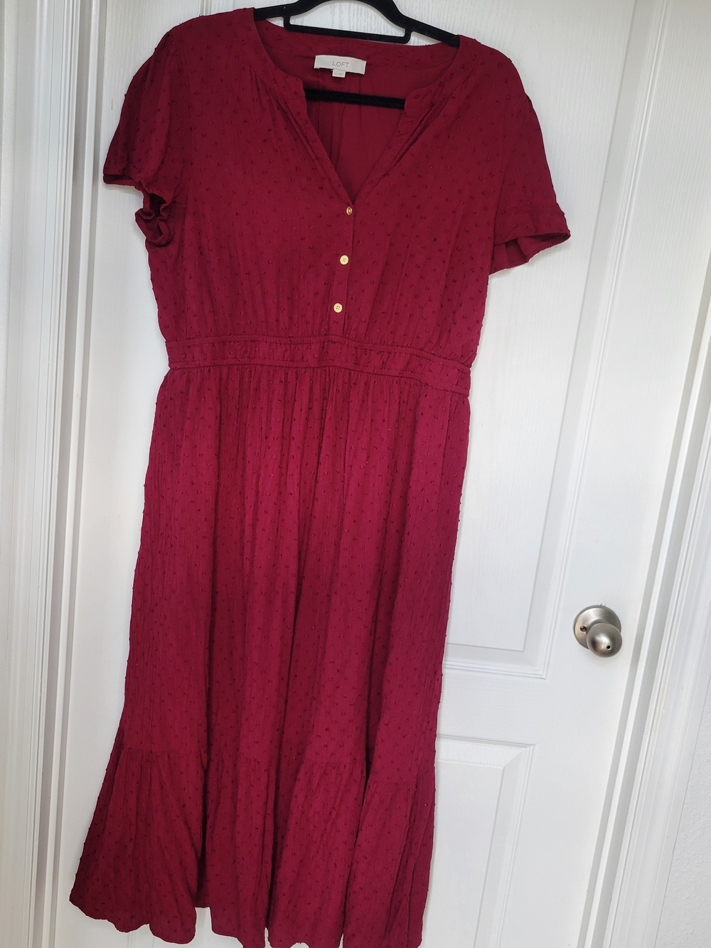 LOFT Cranberry Red Swiss Dot Tiered Midi Dress Gold Buttons Women's Size XL - Picture 4 of 9